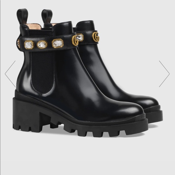 Gucci Shoes - Leather ankle boot with belt
